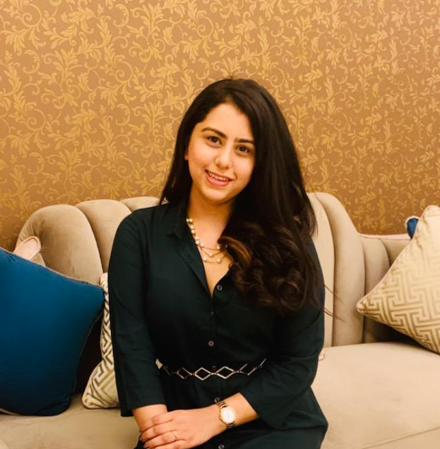 Tutor teaching English to kids